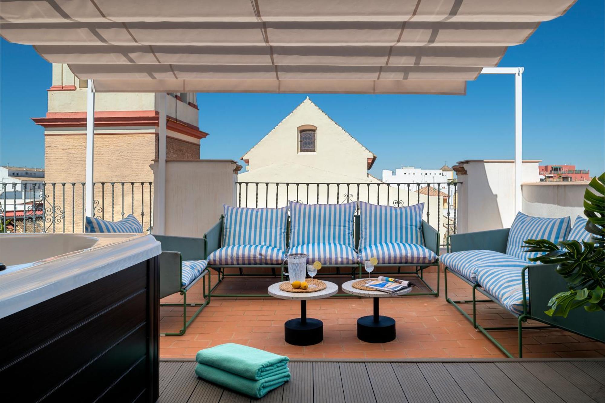 סביליה Magno Apartments San Gil - Shared Jacuzzi מראה חיצוני תמונה